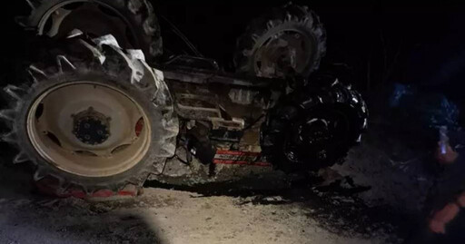 南投田野深夜駕耕耘機翻覆 80歲老農被壓車下不治身亡