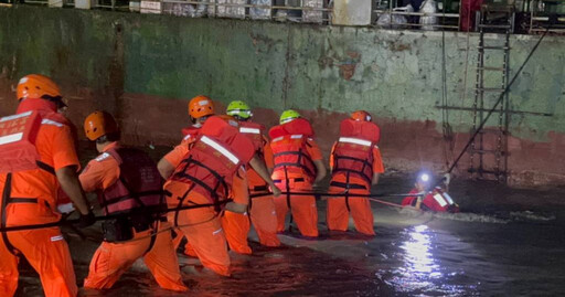 8貨輪遭遇凱米颱風擱淺「1艘沉沒」 海巡署暗夜搶救8船員