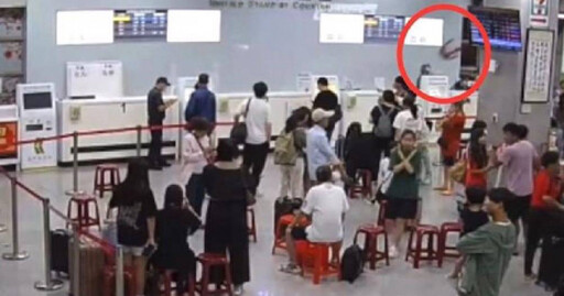 等太久！金門機場旅客「持椅砸地勤頭」畫面曝 網：要不要游回家