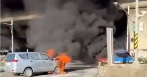 雲林驚傳對撞車禍 油箱破裂兩車「燒成火球」 濃煙直竄天際