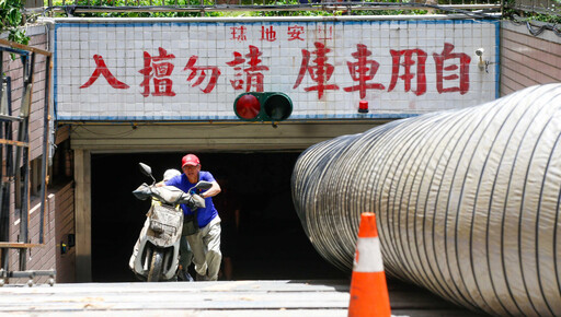 風災抓戰犯1／天災還人禍？日安大樓800車泡水 住戶怒：早提醒要裝閘門