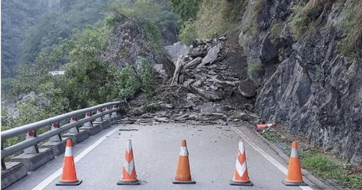 台東南橫公路清晨坍方雙向交通阻斷 公路局：預計中午恢復通車