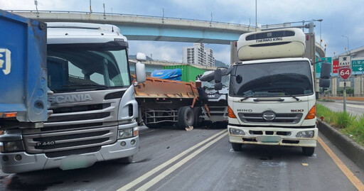 八里砂石車連環追撞 4車「撞成一團」驚險畫面曝光