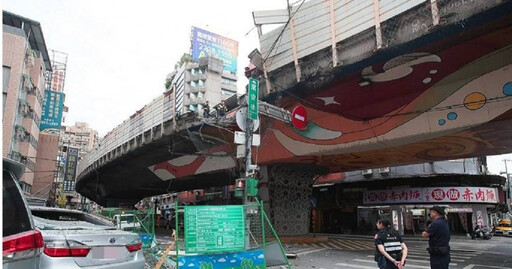 聯結車鋼筋脫落忠孝橋毀損 最快恢復雙向通車日期曝光