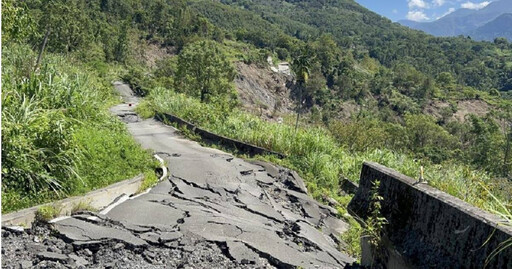 小黃農曆七月載客上山闖過坍方路 運匠回頭「人不見」嚇到腿軟