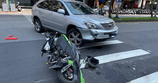 三重男騎士直行被迴轉車擊落 噴飛馬路重傷緊急送醫後脫險