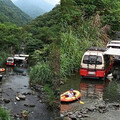 遊客開車「闖入宜蘭溪床」露營戲水 頭城網友氣炸：自私自利