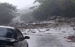 山區大雨土石流！蘇花公路與台鐵「交通癱瘓」 立榮加班機助疏運