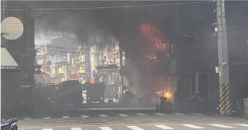 逢甲商圈民宅起火…現場死傷人數不明 濃煙淹沒台中市政府