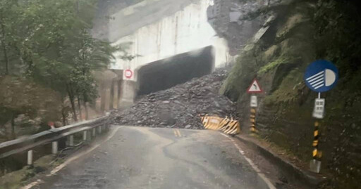 強颱康芮肆虐！梨山狂風暴雨驚現土石流 24遊客無奈滯留山上