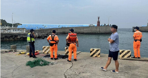 白沙港驚見浮屍！海巡打撈人員疑「起乩」 隊員抓著怕墜海