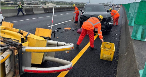 自動駕駛變「自動追撞」！國5清掃車遭休旅車猛撞 駕駛胸悶送醫