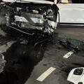 彰化路口連環撞！2車碰撞再擊落停放4車 駕駛手腳受傷急送醫