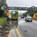 國道5號4車連環撞交通大回堵 乘客受傷疑因客運未保持距離