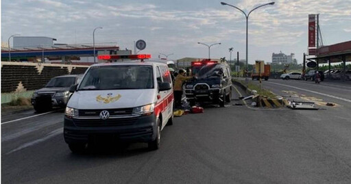 屏東翁駕廂型車遭追撞翻覆「車頭全扁」傷重亡 22歲男事後自首稱「肇逃」