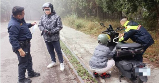 機車油料耗盡！南非旅客遊大雪山卡路中 和平暖警伸援解危