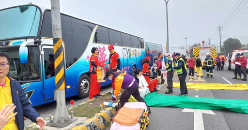 嘉義新港進香團遊覽車追撞！近20人傷 幸無生命危險救援全面展開