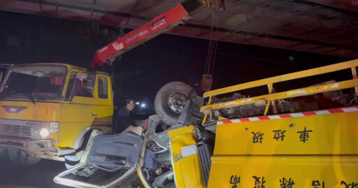 南投垃圾車墜10米橋！車體慘遭砸毀嚴重變形 駕駛全身骨折挫傷