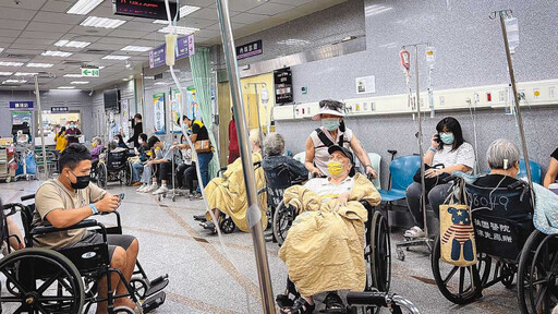 辛酸護理師2/熊抱摸臀、「用下體磨蹭我!」 塞錢詭辯:我對妳有感覺
