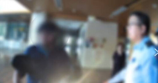 不滿罷吳4騎士被搜索 田山盛國騎進法務抗議遭警帶走