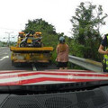 機車誤闖國道！女移工飆6公里還逆向「站著騎」 遭警攔截開罰