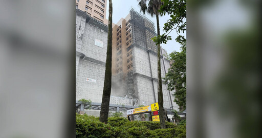 快訊/台大醫院外牆更新工程「鷹架倒塌」 轎車慘被砸中