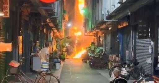 屏東逢甲路商圈火舌捲民宅! 70多歲婦人困屋內「明顯死亡」