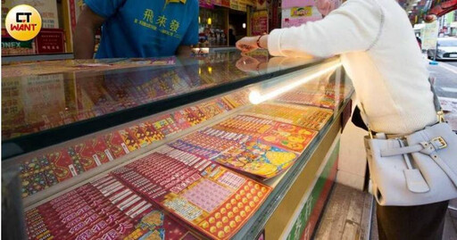 以為刮中10萬只拿到1千!他怒撒冥紙噴漆嗆「黑店A錢」 下場慘了