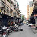 三重員警值勤遇劫！出警途中遭「鬼切三寶」擊落 右手食指慘遭截肢
