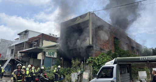 桃園楊梅區民宅火警爆發!滾滾濃煙驚見天際 幸無人受困