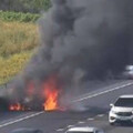 快訊／國1北上岡山段火燒車「濃煙狂竄」 回堵10公里