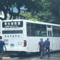 台東綠色隧道重大事故！轎車逆向猛撞公車 釀1命危2傷