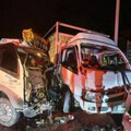 宜蘭大同鄉貨車碰撞！2車頭毀損嚴重 釀2人受傷送醫