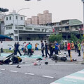 傷者再增加！駕駛衝撞北大國小放學人群 4學生無生命跡象搶救中