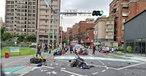 目擊車禍現場!北大國小女教師失控淚崩 「至少7、8個小朋友正穿越馬路」
