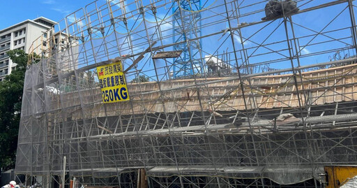 台南善化新建案「爆模傾斜」有如台版比薩斜塔! 工務局:已停工罰款