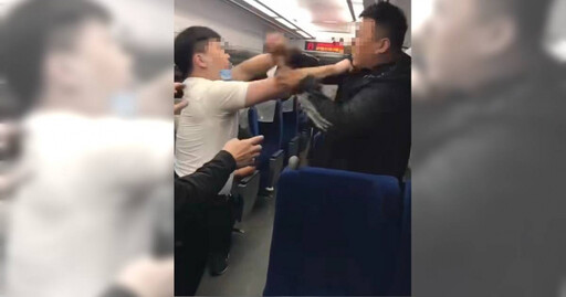 男乘客台鐵暴走猛砸手機還掌摑車長 誇張畫面曝光惹網眾怒