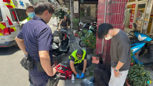 三峽警匪激烈追逐! 賓士豪車車手倒車猛撞警車落網