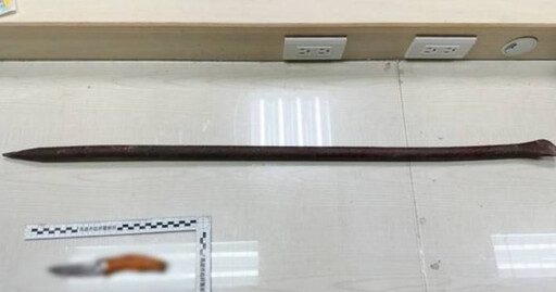 鄰居養狗吠不停!4男「持刀及鐵撬」狂捅互毆 全遭警送辦慘了