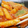 她嫌辣炒年糕太鹹要店家退費 驚動警方到場