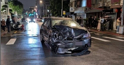 北市大安區失控暴衝!56歲Uber運將「連撞13汽機車」 路人遭壓車底骨折送醫