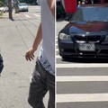 BMW貼「警友證」違停斑馬線！ 熱心路人上前規勸竟險遭駕駛惡意衝