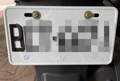 南港竊車賊!竄改車牌躲避追緝仍被逮 警上前搜身竟查獲安非他命