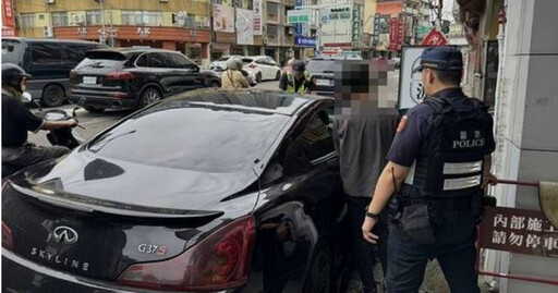 學不乖!台中男開跑車「掛假牌」遭攔 又栽在同警手上