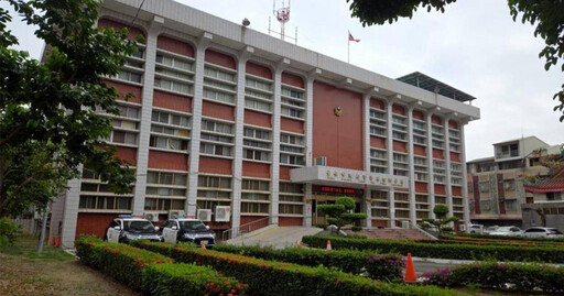 精神疑似失常男深夜闖入警局影印資料 還偷走奇異筆驚爆安全漏洞