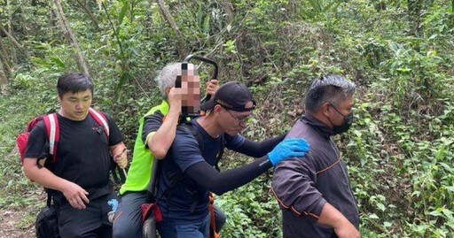 60歲男爬笠頂山突癱倒!全身冒冷汗、嘔吐 5消防員輪流背下山