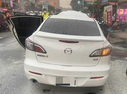桃園19歲女子開車自燃 PO文自嘲「人生最屌事件」