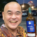 妻掛假車牌上路遭攔查！藝人黑支開直播咆哮「你有搜索票嗎？」 警：依法攔查