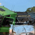 國道驚魂！拖板車翻覆鋼圈掉落 封匝道塞車2公里5小時