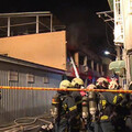 北投深夜民宅驚傳祝融災！警消急灌救 4人受困1男急送醫